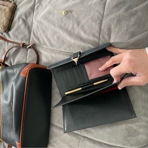 Dooney and Bourke crossbody pebble grain leather with accordion wallet in black